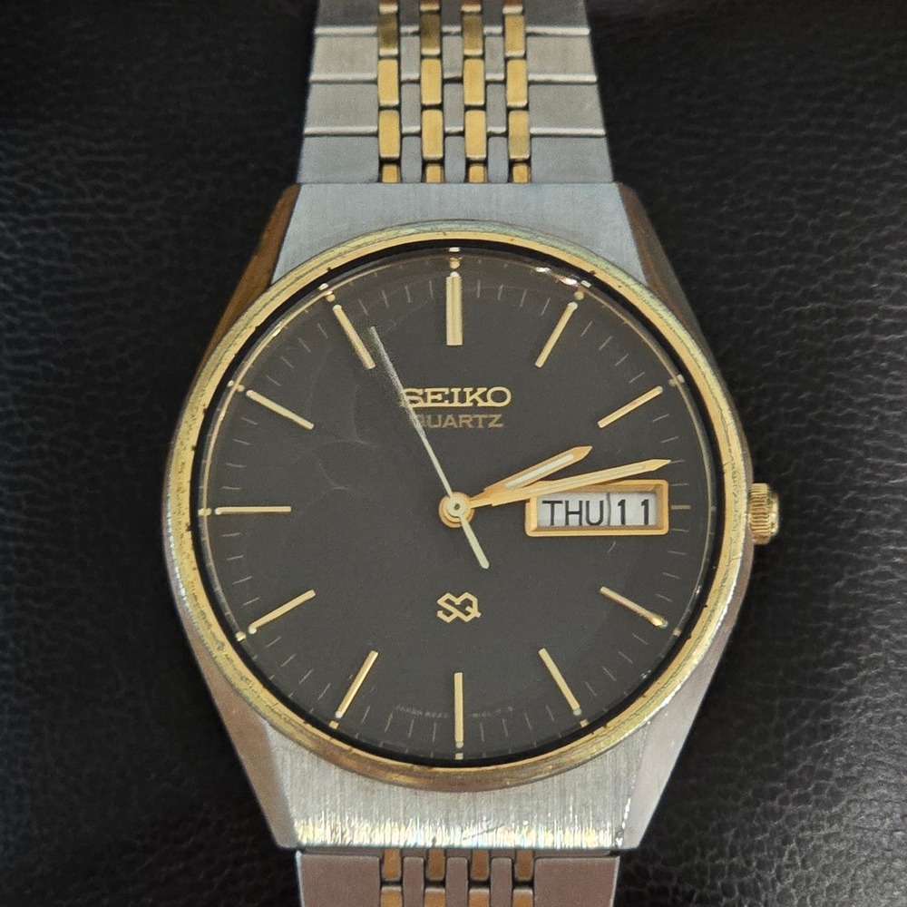 Vintage Seiko Quartz Watch Day Date Two Tone Gold Silver Stainless Steel Classic